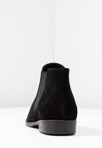 Tamaris Botines bajos - black