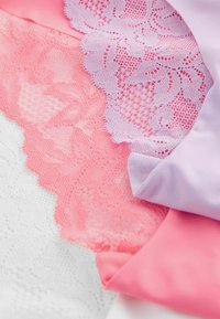 Next BRAZILIAN THREE PACK - Fecskék - coral pink lilac purple white
