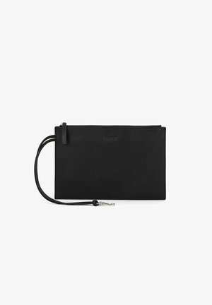 Mustassa nahkaisessa clutch-laatikossa on sileä pinta, vetoketjulukitus ja irrotettava rannekke. Minimalistinen muotoilu, jossa on kohokuvioitu logotieto.