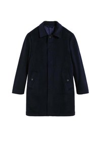 Abrigo de lana azul marino con corte recto, presenta un cuello, cierre de botones en la parte frontal y dos bolsillos con solapa. Textura suave y diseño minimalista.