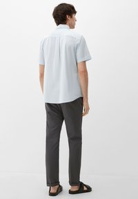 s.Oliver KURZARM MIT BUTTON-DOWN-KRAGEN - Hemd - blassblau