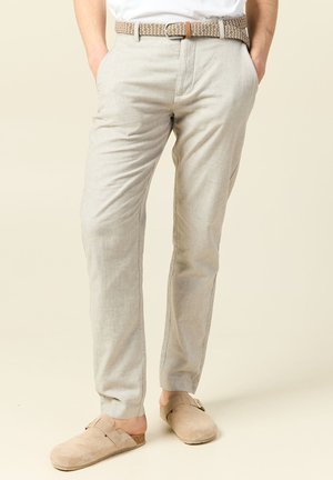 Chino - gris