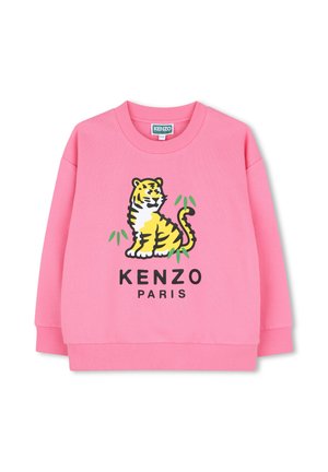 Sweat-shirt rose à manches longues avec un tigre jaune de dessin animé et des feuilles vertes imprimés, ainsi que le texte "KENZO PARIS" sur le devant.