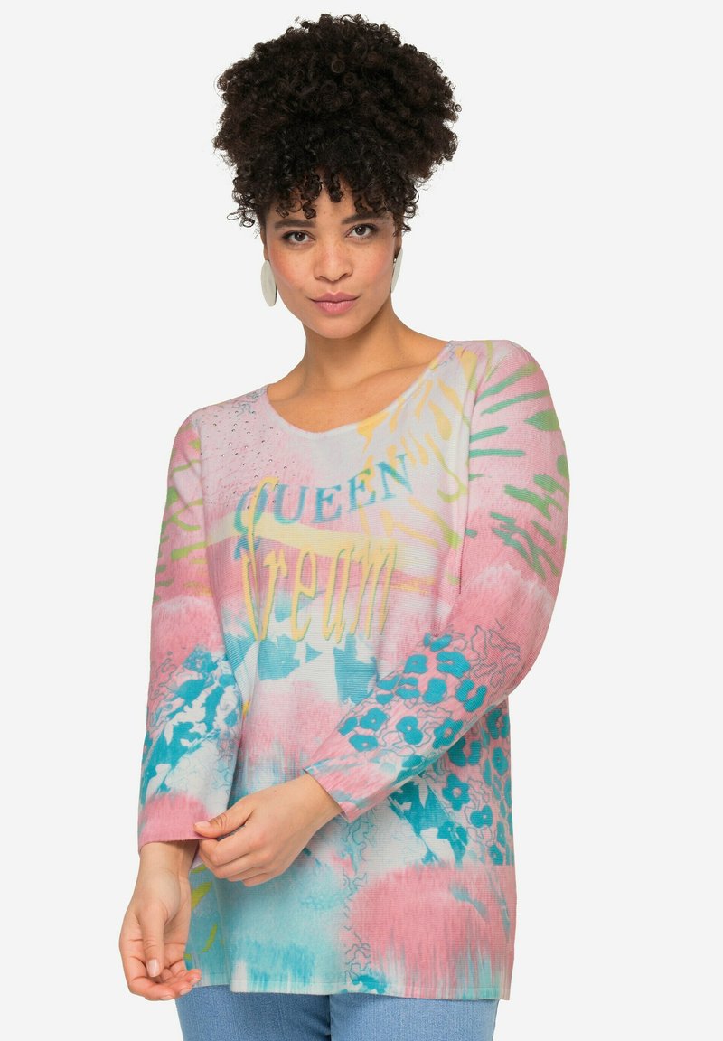 Maglietta a maniche lunghe con un motivo astratto colorato che sfuma nei toni del rosa, blu e giallo, con scollatura rotonda e vestibilità rilassata.