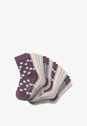 Set di calzini caratterizzati da colori viola, rosa e verde. I motivi includono cuori e righe. Realizzati in tessuto lavorato a maglia con una consistenza morbida.
