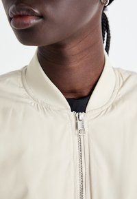 Vero Moda VMNINNA  - Bomberjacks - oatmeal