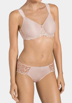 Triumph, Slip - neutral beige