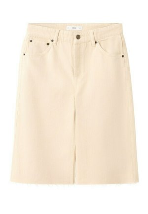 Jupe en denim beige longueur genou avec fente avant, passants de ceinture, fermeture par bouton et design cinq poches avec rivets métalliques.