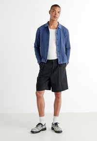 Thumbnail Image 2