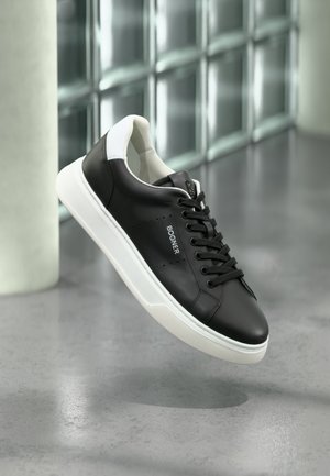 MILAN - Trainers - black/white