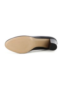 Scarpa col tacco alto in pelle nera con tomaia liscia, punta arrotondata e suola in gomma beige con delicate righe.