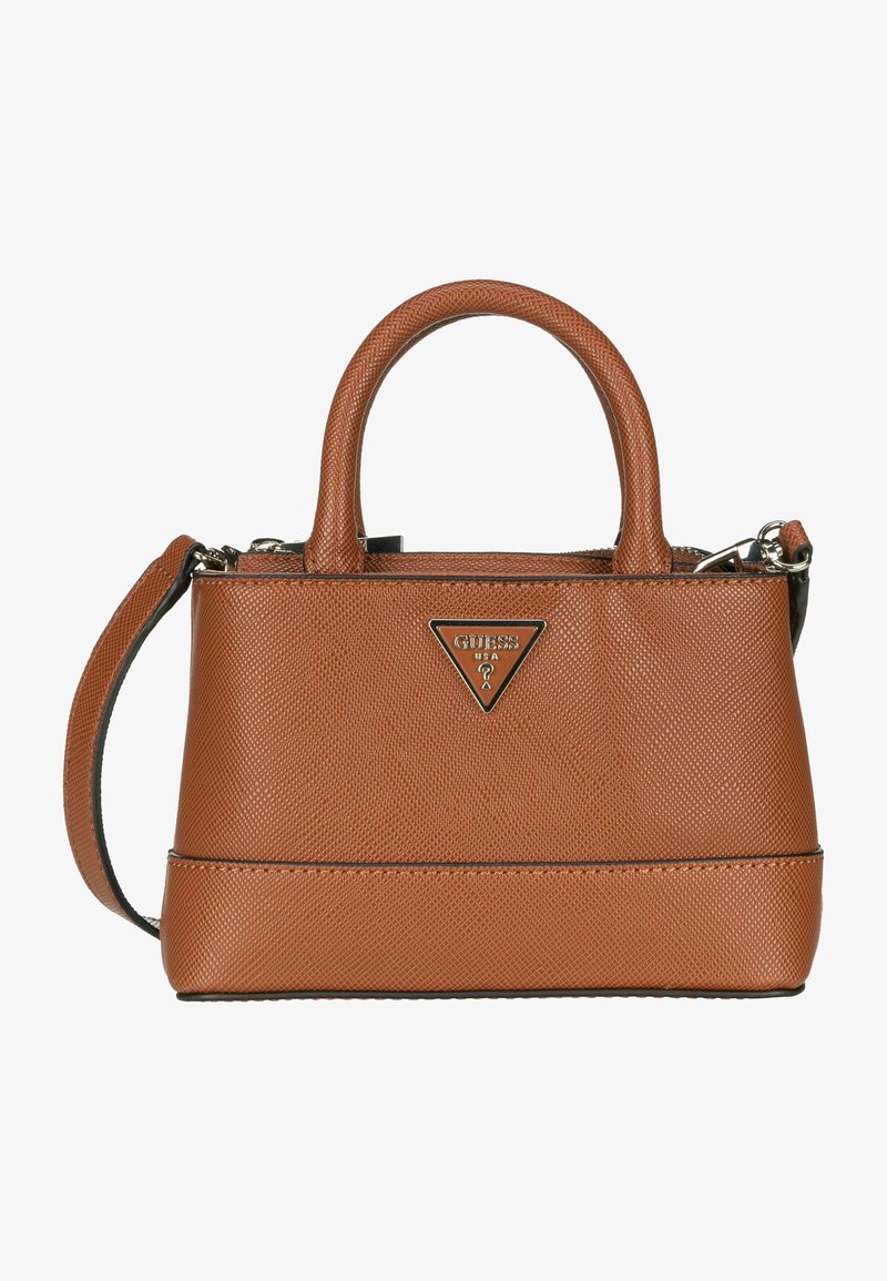 Sac à main en cuir marron texturé avec des poignées courtes, une bandoulière détachable, et un logo triangulaire Guess sur le devant.