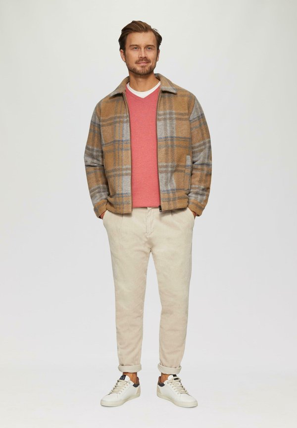 MIT LOGOSTICKERE - Strickpullover - bordeaux