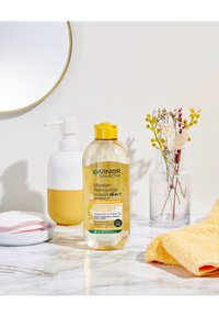 Garnier MICELLAR CLEANSING WATER VITAMIN C - Ansiktsrengöring