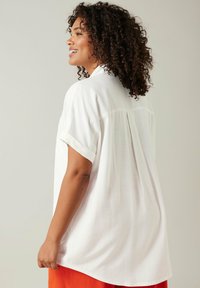 Evans DIPPED HEM  - Blusa - white