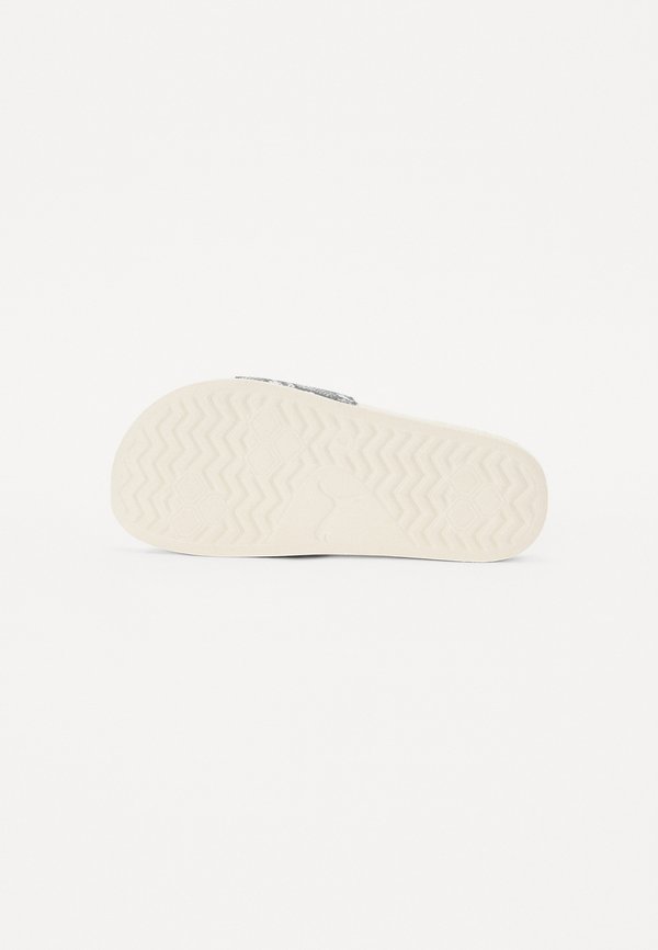 LEADCAT CHIC - Slippers3