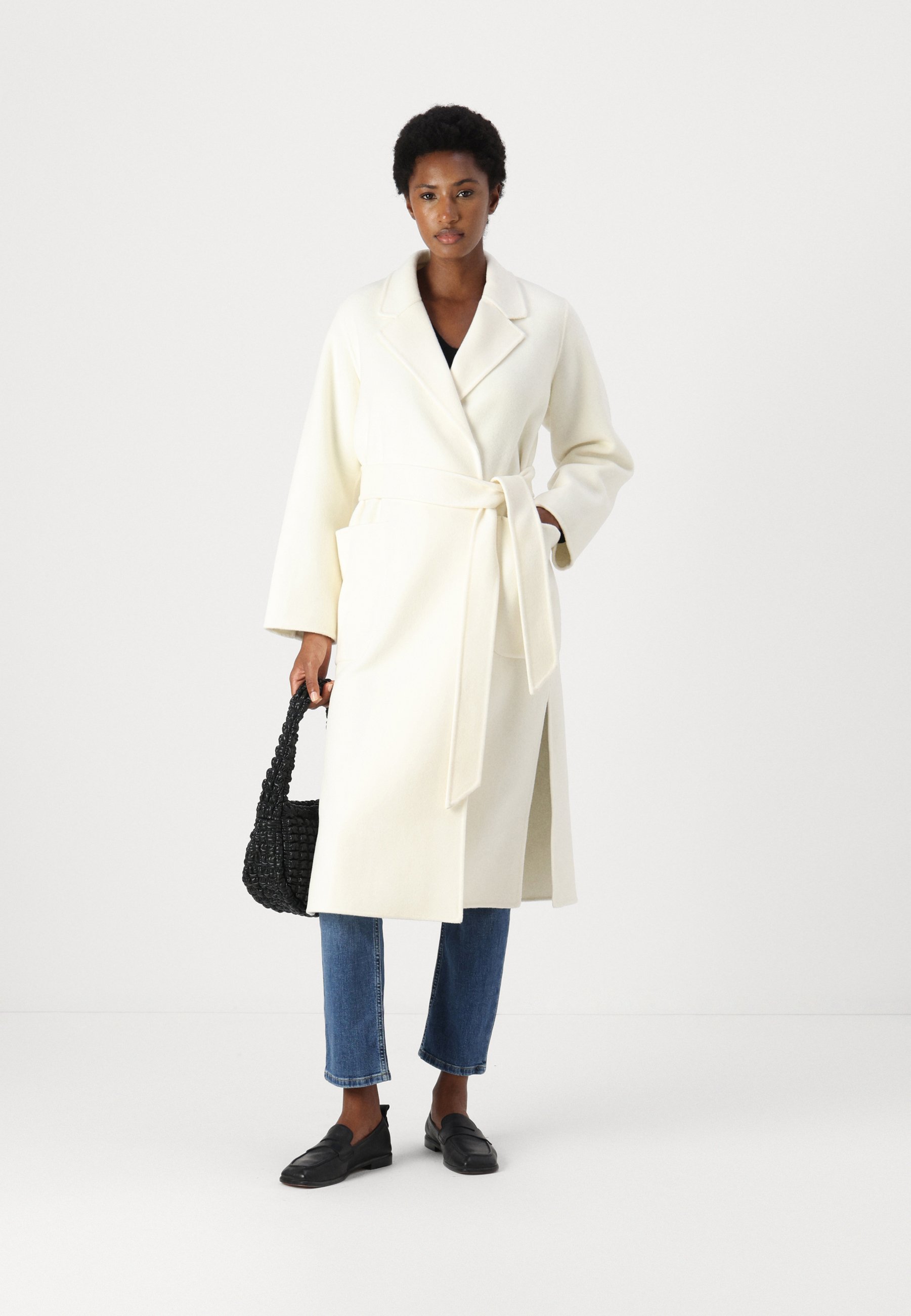 tailored charm coat【white】 O blazer que transforma QUALQUER look 🤎✨ Alfaiataria premium com