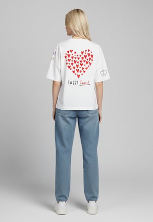 SWEETHEART TATTOO PRINT UNISEX DROPPED SHOULDER - Print T-shirt - white