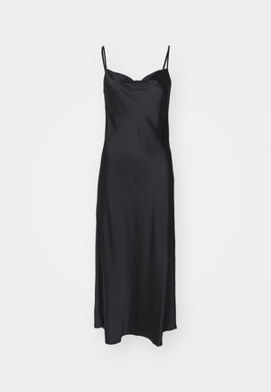 Schwarzes Satin-Nachthemd mit dünnen Spaghettiträgern, einer glatten Textur und einem taillierten Oberteil, das in eine A-Linien-Silhouette übergeht.