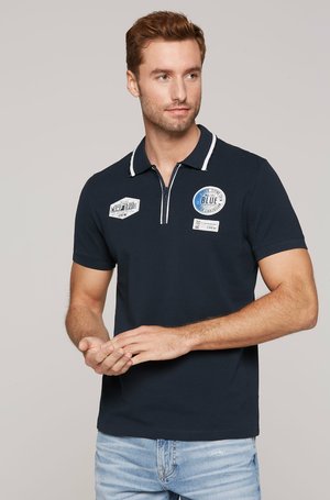 CAMP DAVID POLOSHIRT AUS PIKEE MIT ZIPPER UND PATCHES - Polo shirt - navy