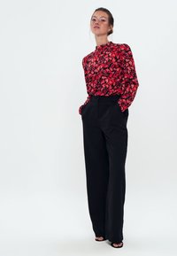 Herita STANDING COLLAR LONG SLEEVE - Bluse - red