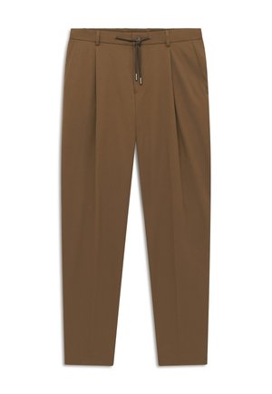 Braune, zulaufende Hose mit vorderen Falten, seitlichen Taschen, Knopf- und Kordelverschluss an der Taille, Bund mit Gürtelschlaufen.