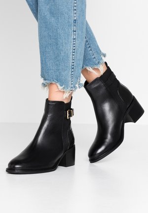 Enkelkaarsjes - black