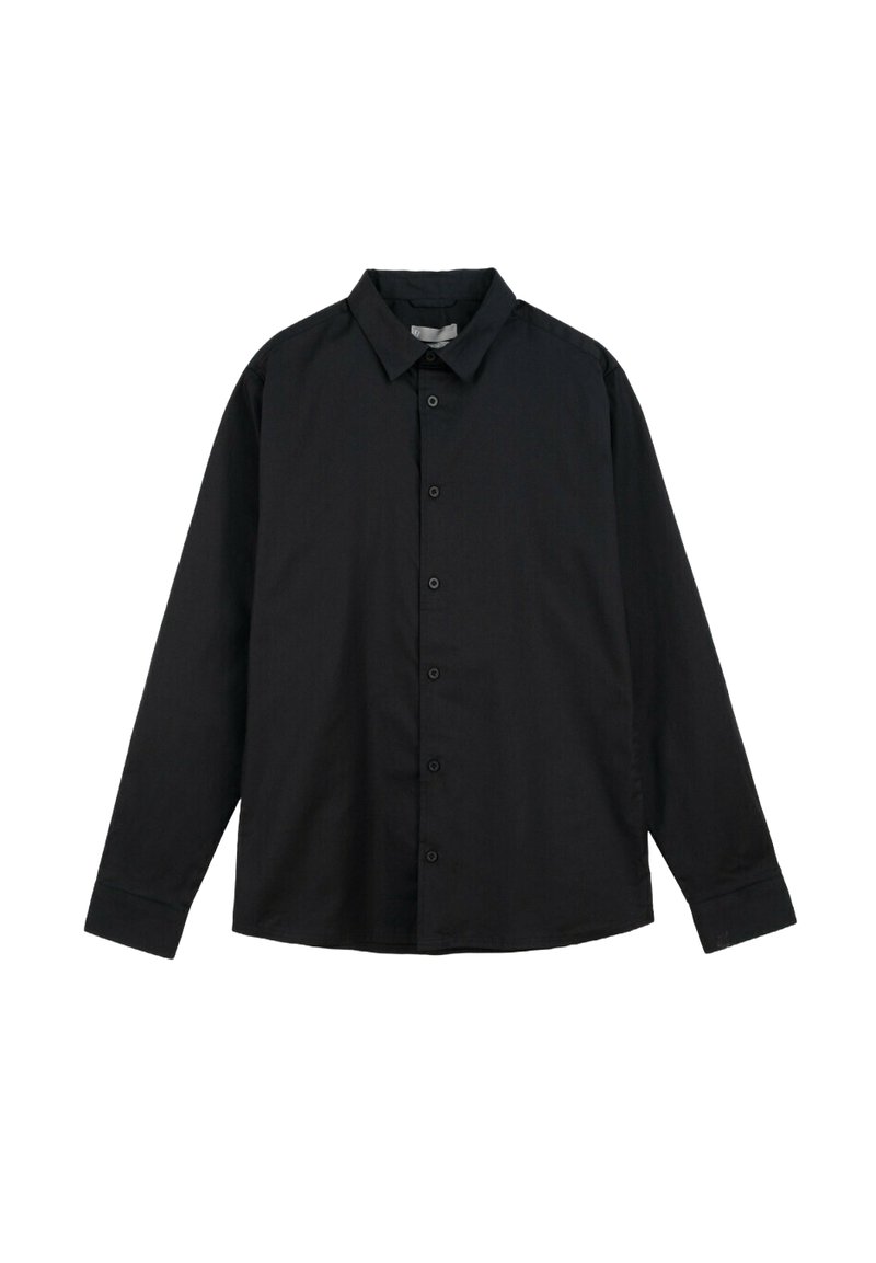 Czarna koszula z długim rękawem, z wyciąganym kołnierzykiem, z zapięciem na guziki i luźnym krojem. Wykonana z gładkiego materiału bez widocznych wzorów czy akcentów.