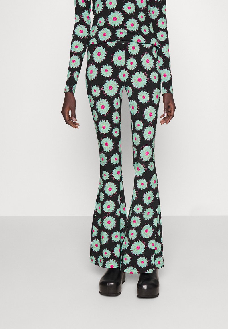 Stieglitz AALYA FLARED Broek multicoloured/meerkleurig Zalando.nl