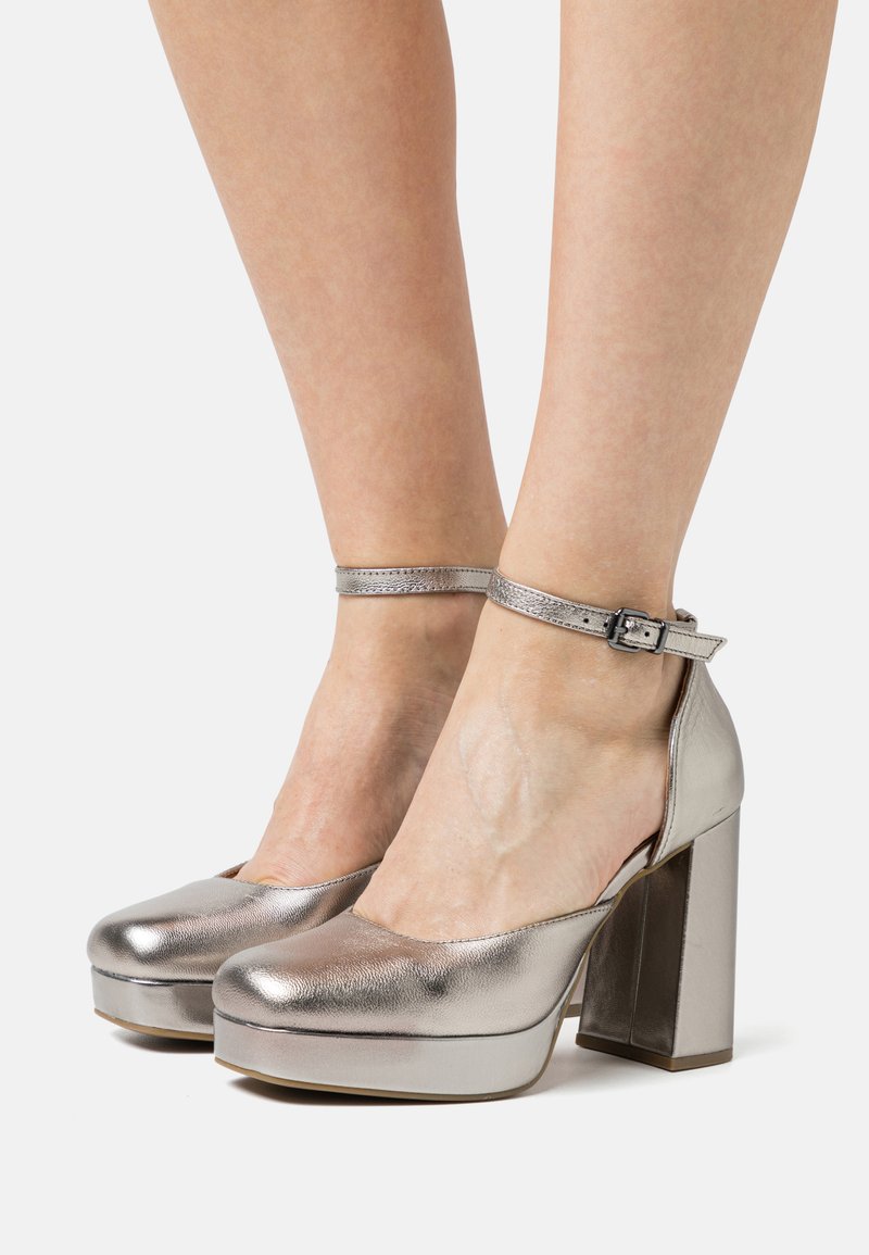 Marks & Spencer High heels antique gold/goldcoloured Zalando.de