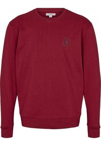 Svetr s dlouhým rukávem a kulatým výstřihem ve tmavě červené barvě se malým logem U.S. Polo Assn. na levé horní části hrudníku.