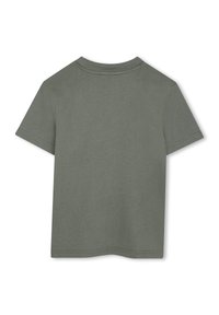 Korte mouwen t-shirt in olijfgroen katoen. Ronde halslijn, gladde textuur, rechte snit, minimalistisch ontwerp zonder zichtbare patronen of logo's.