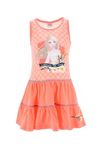 KORALLENFARBENES ÄRMELLOSES KLEID MIT KAROMUSTER, DAS EINEN GEDRUCKTEN CHARAKTER, BLUMENAKZENTE UND EINEN VOLANTRÄGER HAT.