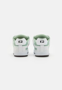 Globe TILT - Skatová obuv - white/green smu