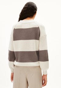 ARMEDANGELS Sweter
