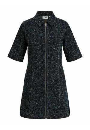 robe bleu marine à fermeture éclair sur le devant avec des manches courtes, en tissu texturé présentant un motif moucheté, agrémentée de détails de couture contrastants.