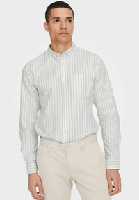 Only & Sons ONSALVARO STRIPE - Camicia - chinchilla