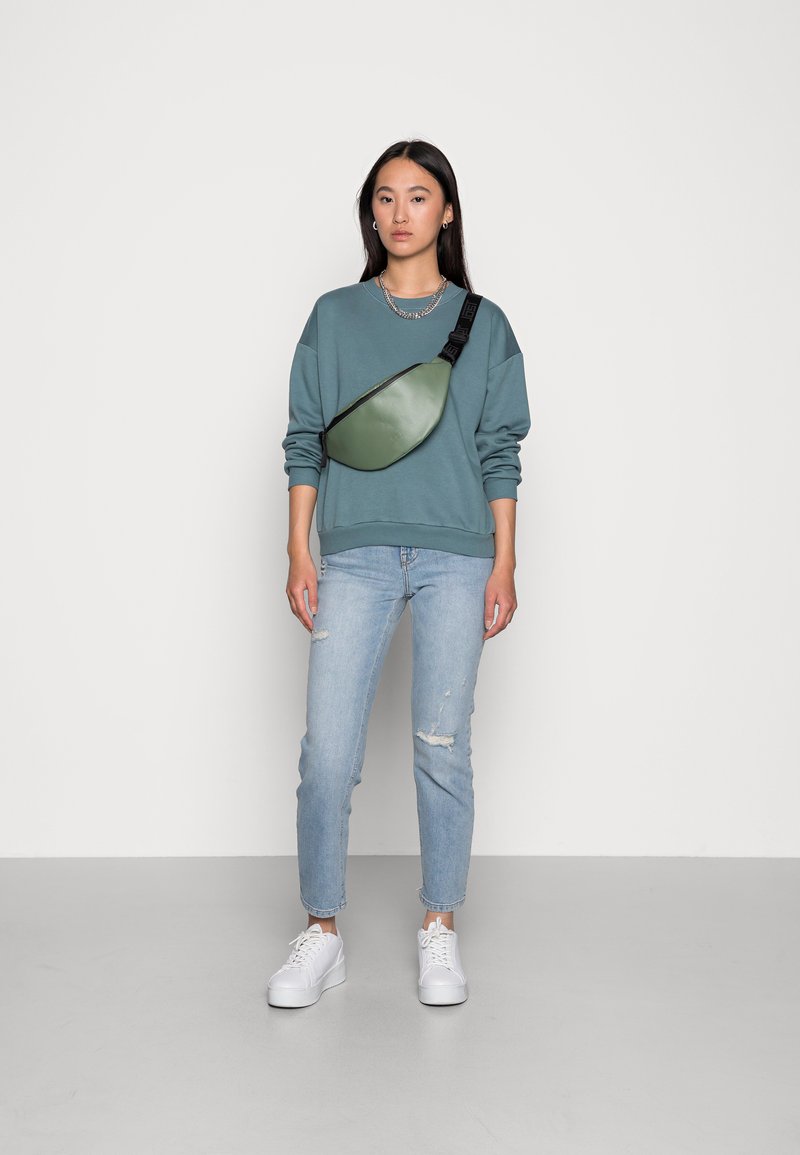 Damen Strickjacken | b.young BYSAMMIA CREW NECK Strickpullover goblin green/grau - IF70146 Damen Strickjacken | b.young BYSAMMIA CREW NECK Strickpullover goblin green/grau - IF70146
