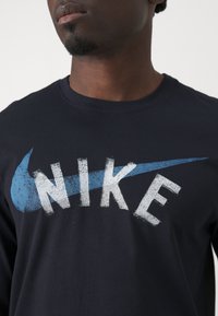Nike Performance TEE - Hosszú ujjú felső - black