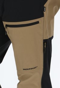 Unselected, black khaki
