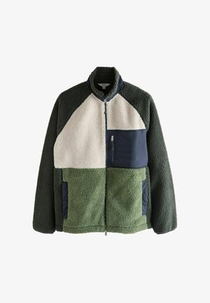 Fleecejacke mit grünen und cremefarbenen Paneelen, einem hohen Kragen, Reißverschluss und einer marineblauen Brusttasche. Strukturierter Stoff.