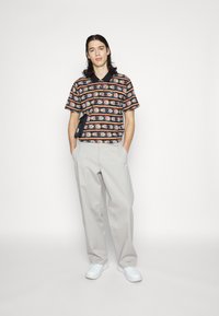 Obey Clothing BUGS - Polokošeľa - black multi