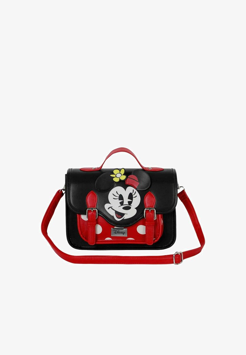 Sac en simili cuir noir arborant un grand motif de Minnie Mouse, des accents rouges, des pois blancs, deux boucles à l'avant et une bandoulière amovible.