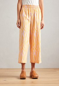 b.young BYFalakka - Kalhoty - blazing orange