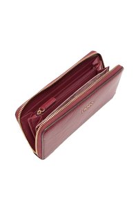 Portafoglio in pelle color marrone scuro con chiusura a zip, dotato di molteplici scomparti e logo del marchio in tono oro. Texture liscia con cuciture visibili.