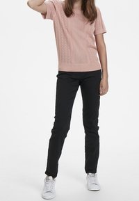Cream T-shirt med print - light pink