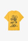 HOOPS CITY - Marškinėliai su spaudiniu - yellow sizzle