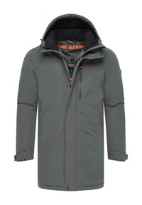 Pelēks ūdensnecaurlaidīgs apģērbs ar kapuci, ar pārmontētu oderi, priekšējo rāvējslēdzēju un pogāmiem aprocēm. iekšpusē oranžās akcenti.