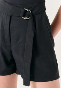 Jimmy Key STRAIGHT FIT NORMAL WAIST STRAIGHT VOILE SHORT - Szorty