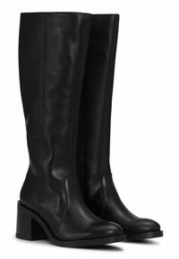 Crne kožne čizme do koljena s kvadratnim vrhom, blok petom i glatkom teksturom; imaju bočni patentni zatvarač za jednostavan pristup.